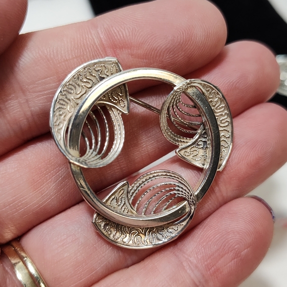 Vintage Beau Sterling Set Circle Swirl Brooch Pin & Matching Screw back Earrings - Picture 6 of 11